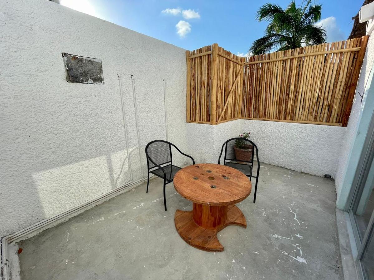 Mio Tulum Hotel Boutique Exterior photo A typical balcony in Tulum